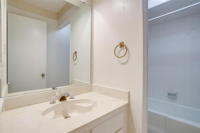 Building Photo - 5713 Ridgerock Ct
