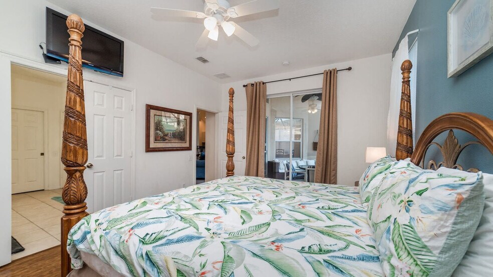 Building Photo - 8136 Sun Palm Dr