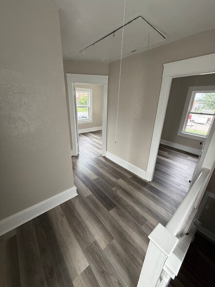 Building Photo - 518 23rd St