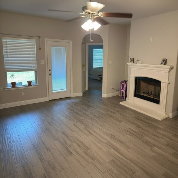 Building Photo - 337 Daleview Dr