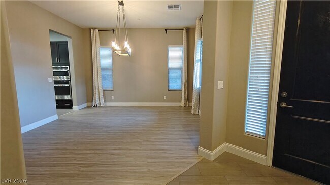 Building Photo - 2868 Josephine Dr