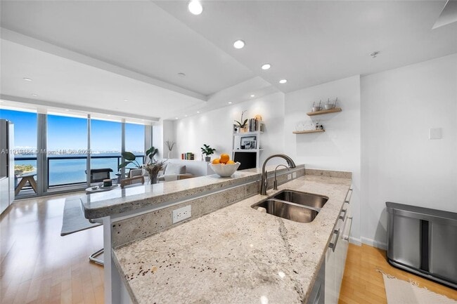 Building Photo - 601 NE 36th St