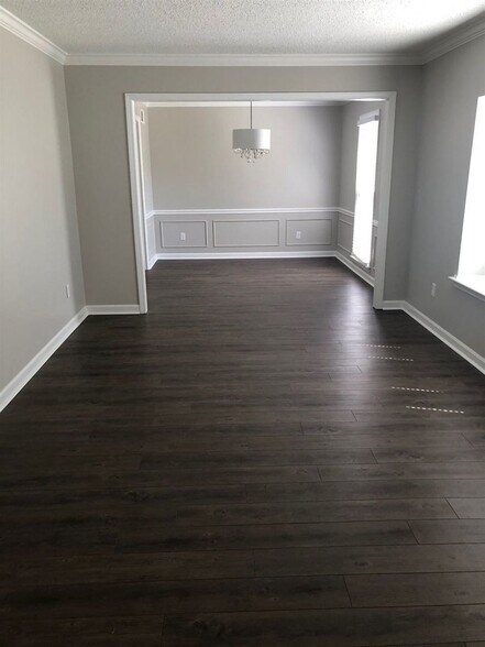Building Photo - 3765 Birchvale Dr