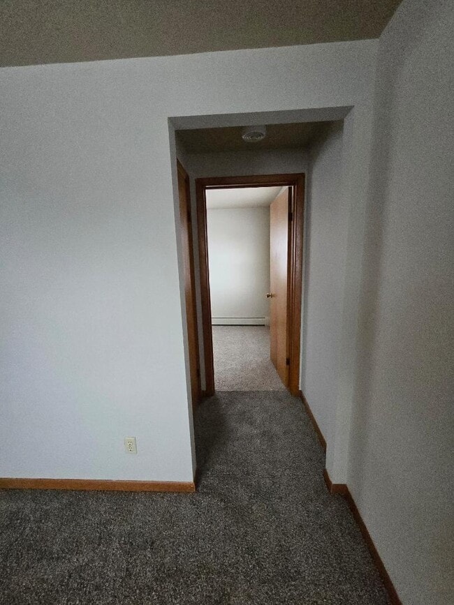 Building Photo - 210 Hendricks St