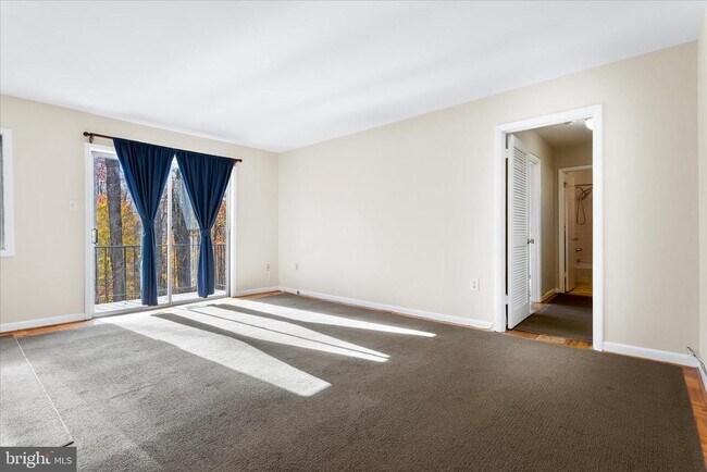 Building Photo - 10631 Weymouth St