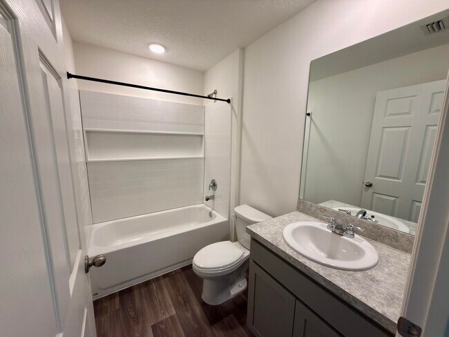 Building Photo - 6446 NW Polly Ct