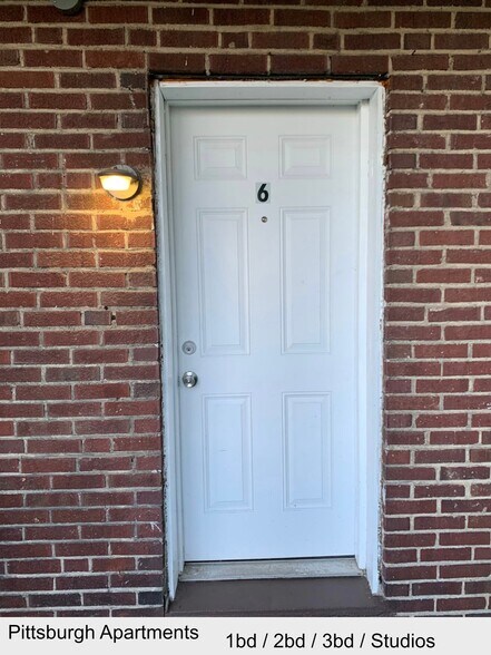 Building Photo - 709 Carothers Ave