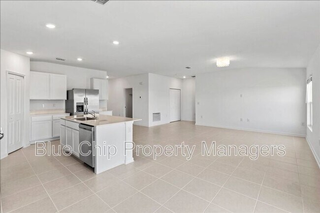 Building Photo - 2295 Green Valley St