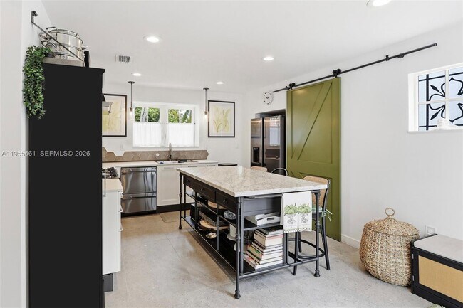 Building Photo - 4108 Palmarito St