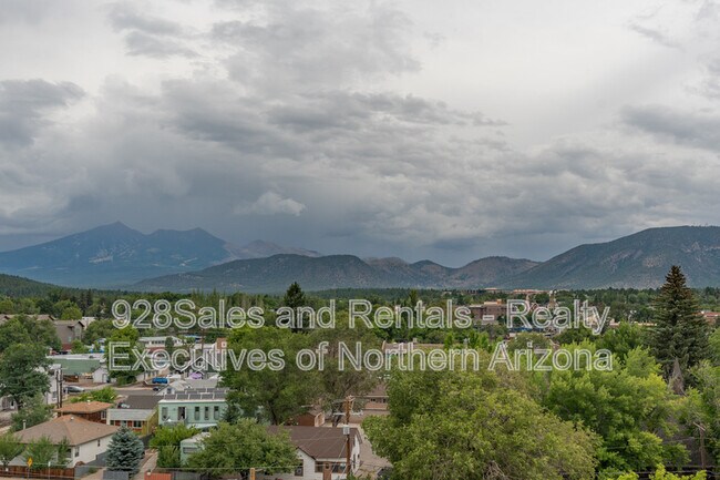 Building Photo - 207 S Beaver St