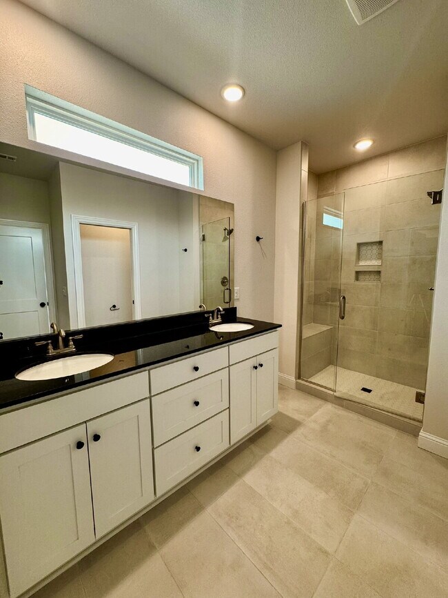 Building Photo - 6747 Winterwood Ave