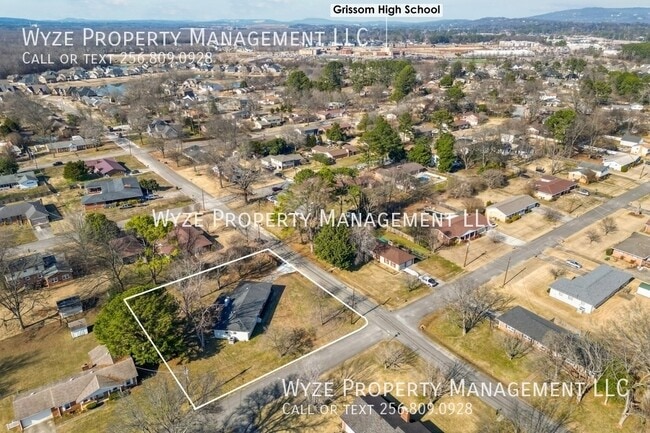 Building Photo - 2209 Rothmore Dr SW