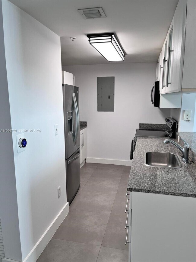 Building Photo - 275 NE 18th St