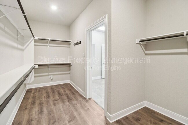 Building Photo - 9226 King Valley