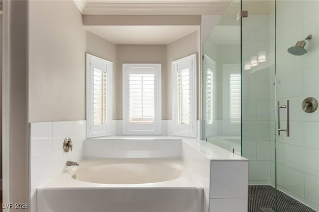 Building Photo - 264 Pointe Ranier Ave