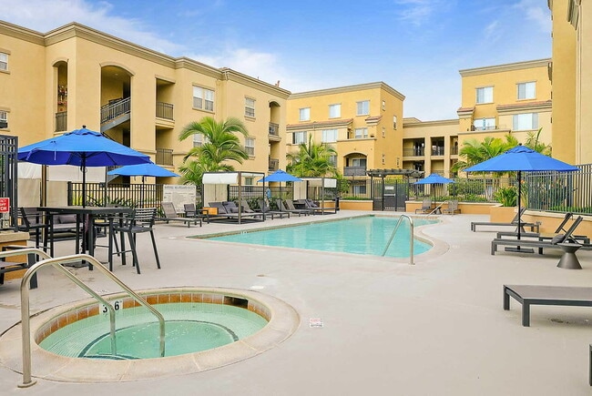 Building Photo - Pinnacle at Fullerton