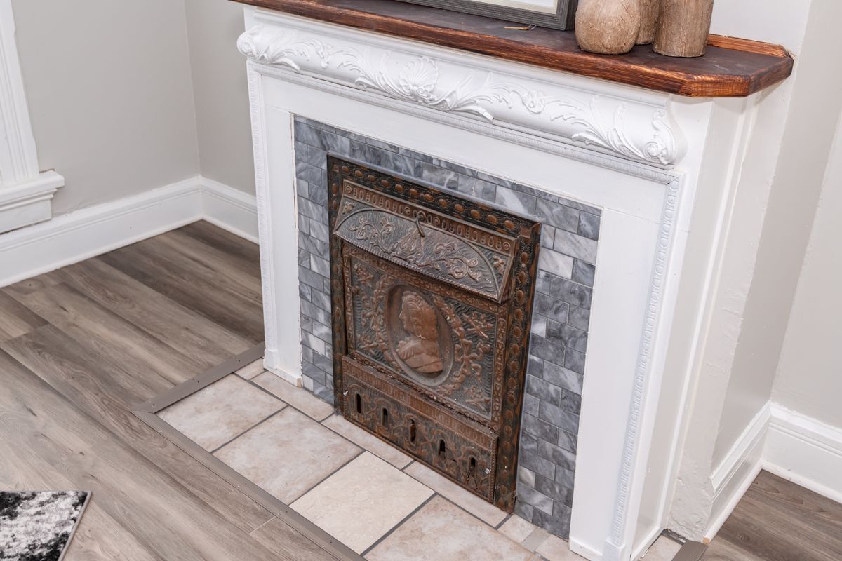 Building Photo - 130 Mound St