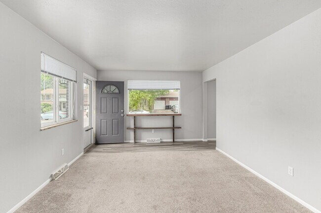 Building Photo - Lovely Two Bed one bath in Arvada for rent