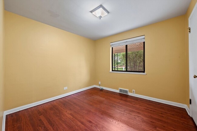 Building Photo - 3332 N Monaco St Pkwy