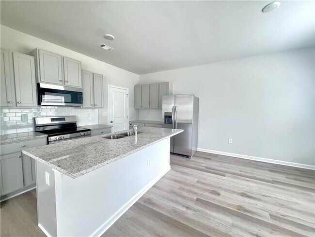 Building Photo - 11085 Suria Dr