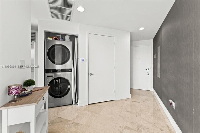 Building Photo - 18201 Collins Ave