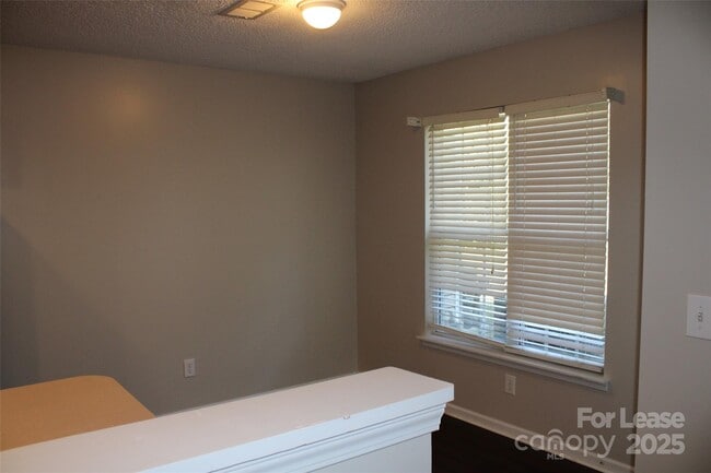 Building Photo - 4552 Panther Pl