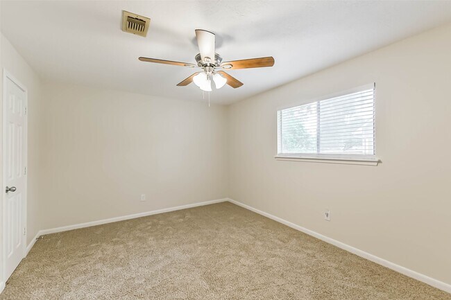 Building Photo - 12910 Ivyforest Dr