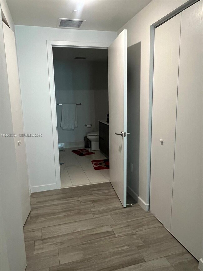 Building Photo - 1100 S Miami Ave