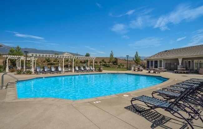 Building Photo - Private large 4 bed NextGen, with double living rooms, kitchens and laundries.