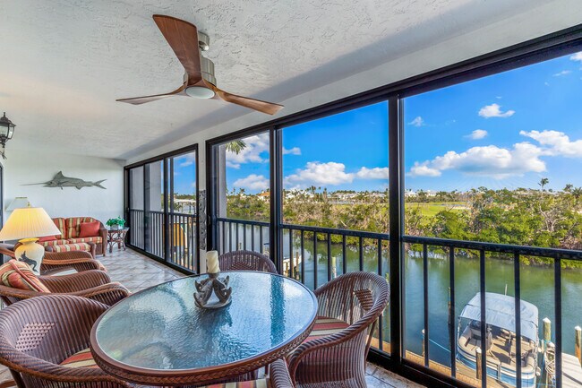 Building Photo - 970 Palm Ave