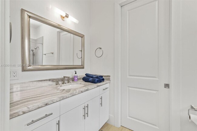 Building Photo - 14831 SW 93rd Ct