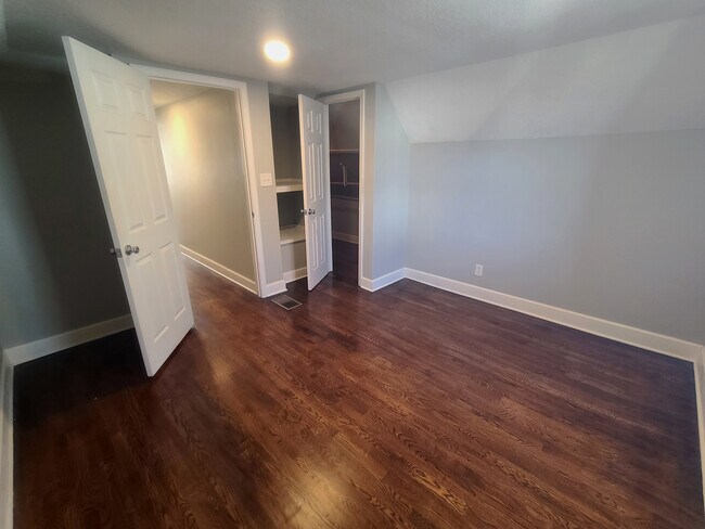 Building Photo - 5830 Paseo Blvd