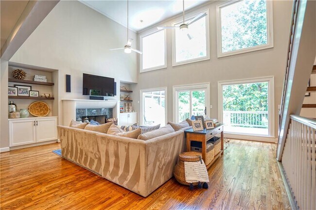 Building Photo - 958 Glenverness Dr