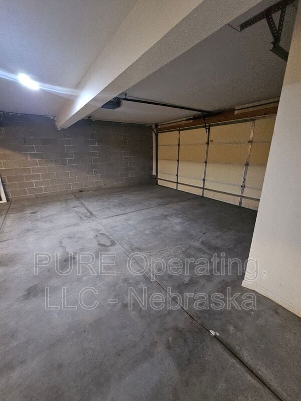 Building Photo - 16860 Larimore Ave