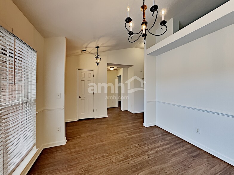 Building Photo - 2336 Hockett Dr