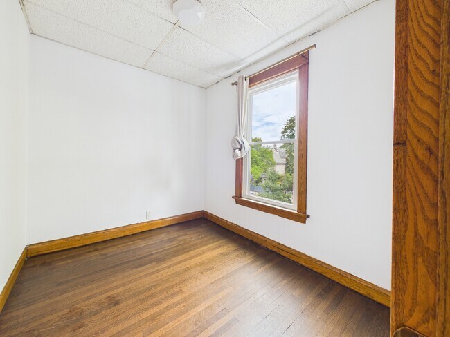 Building Photo - 4318 N Albany Ave