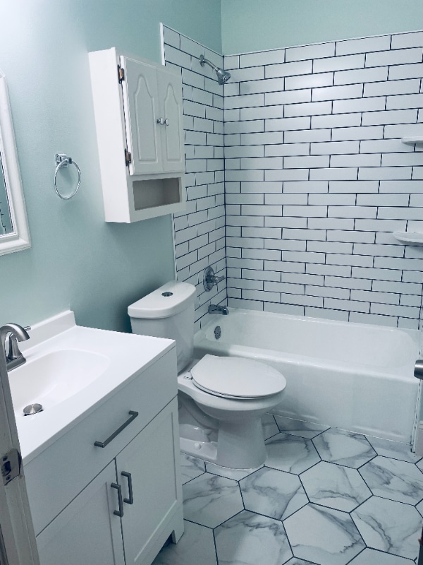 Building Photo - 219 W 15th St