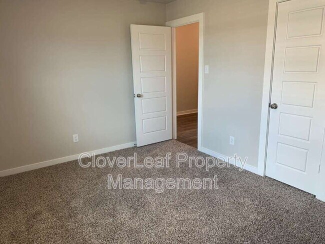 Building Photo - 708 Stonemanor Bay