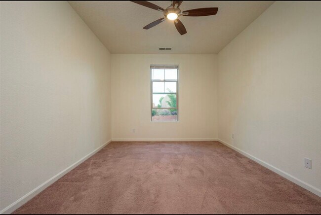 Building Photo - 10 Avenida Vista Esquisita