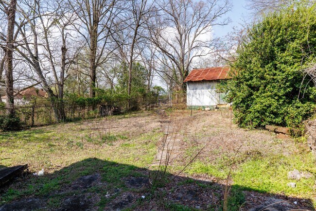 Building Photo - 3 Bedroom, 2 Bath in North Pratt