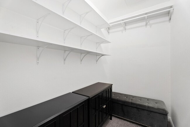 Building Photo - Charming, Light-Filled 2-Bed / 2.5-Bath Townhome with Private Yard & Garage Parking