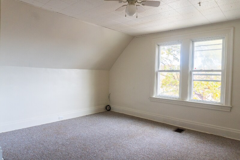 Building Photo - 299 N Balph Ave