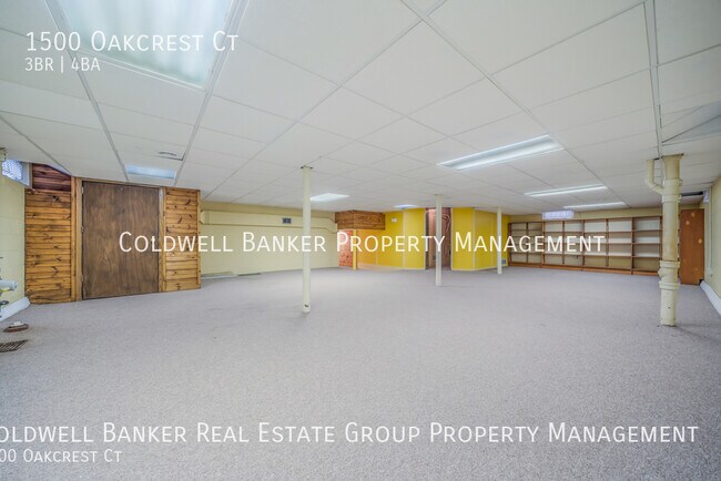 Building Photo - 1500 Oakcrest Ct