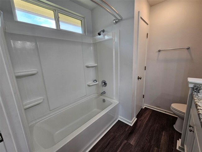 Building Photo - 16721 Hamilton Point Cir
