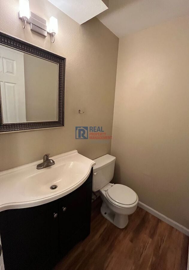 Building Photo - 1345 Village Park Ct