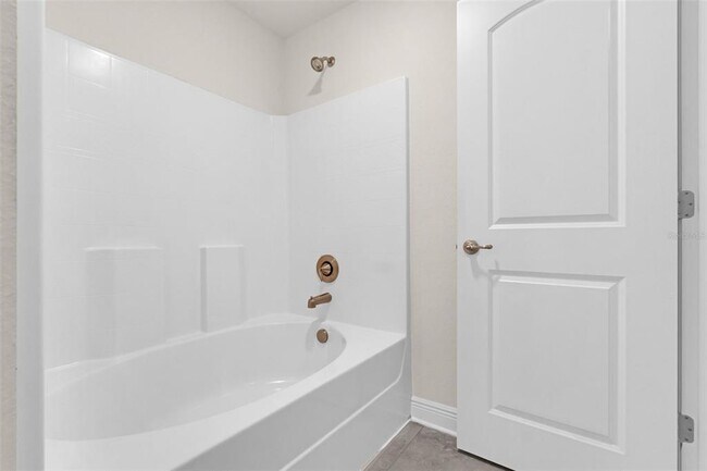 Building Photo - 424 Buchannan Dr