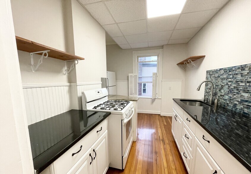 Building Photo - 22 Parker Hill Ave