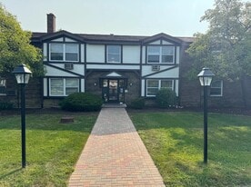 Building Photo - Lincolnshire Apartments