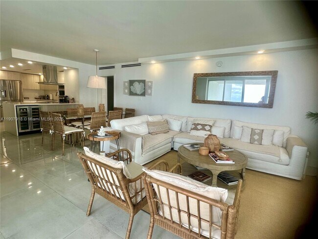 Building Photo - 100 Bayview Dr