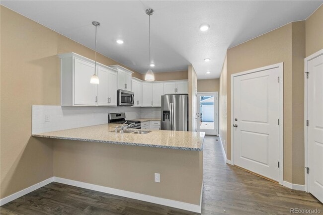 Building Photo - 827 Quatar St